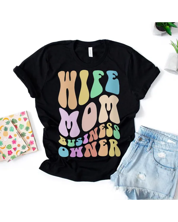 Womens Retro WIFE MOM BUSINESS OWNER Mrs CEO Boss Mama Groovy T-Shirt
